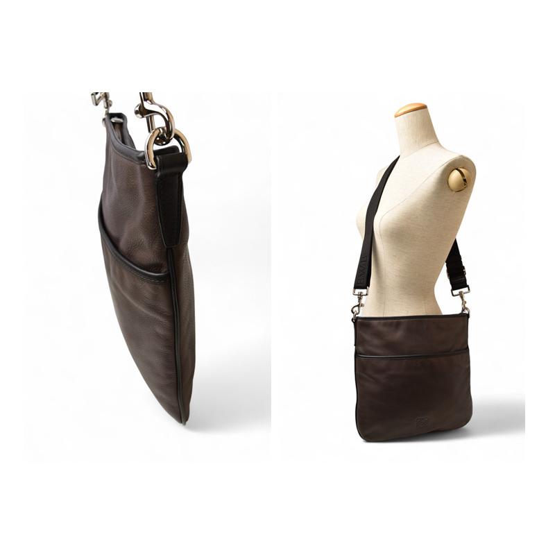 美品~Loewe ブラウンレザー クロスボディバッグ LOEWE（ロエベ） ショルダーバッグ/クロスボディ アナグラム バッグ フォトフレーム
