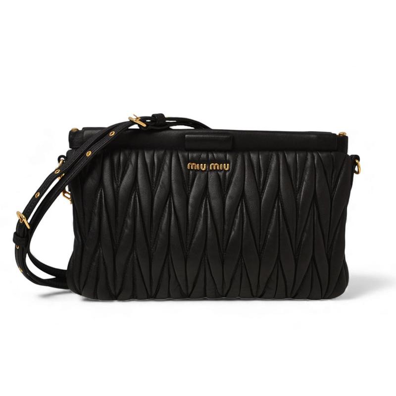2way ミュウミュウ マテラッセ ショルダーバッグ クラッチ ブラック ロゴ miu miu（ミュウミュウ） ショルダーバッグ/クラッチバッグ 2way