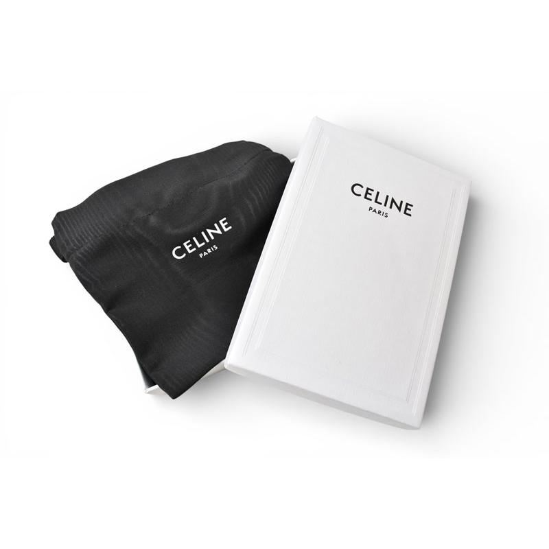セリーヌ ケース/カードホルダー CELINE ジップ付カードホルダー/トリオンフ エンボス オリーブ 10F993BFU.31OV【中古】 CELINE（セリーヌ） コインケース/カードホルダー ジップ付カード