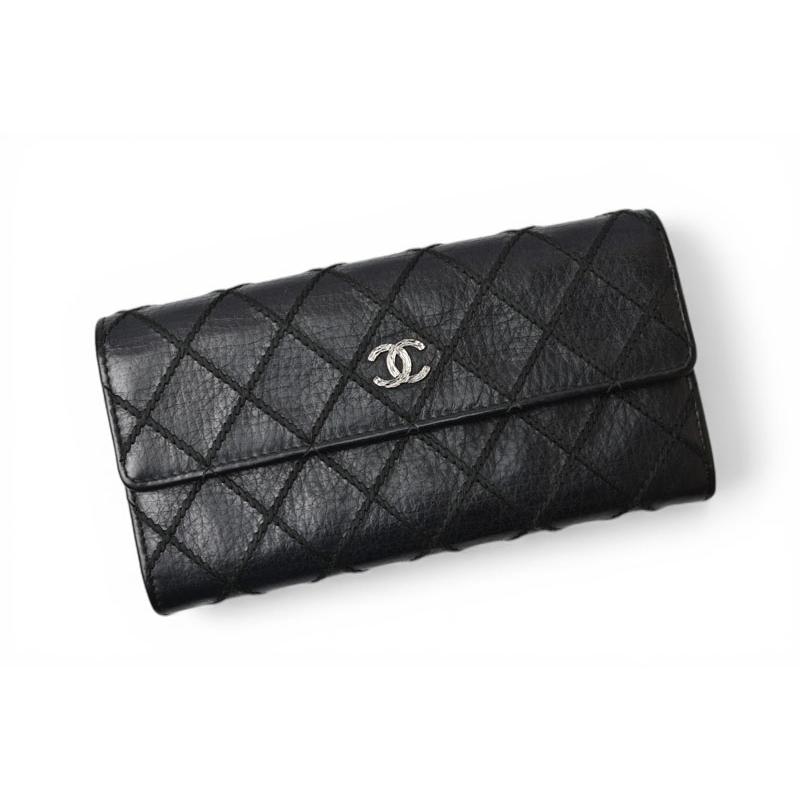 【ヴィンテージ】CHANEL　二つ折財布　ウォレット　ブラック CHANEL（シャネル） 財布 レディース ブランド 二つ折り財布 アイコン