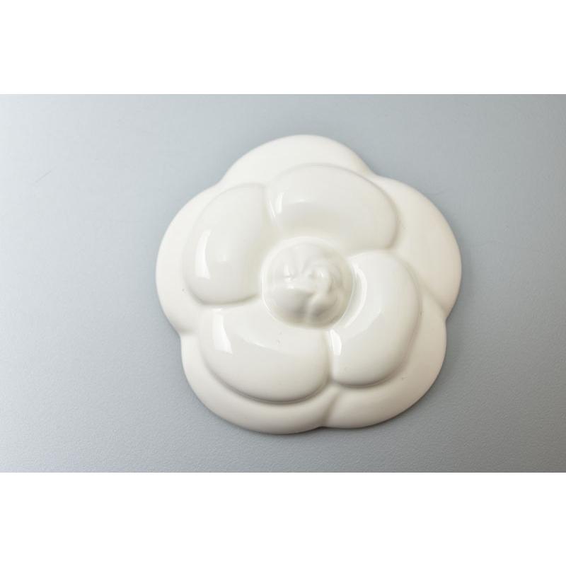 新品未使用 CHANEL セラミックカメリアアロマストーン CHANEL（シャネル） 未使用 ノベルティ インテリア小物 セラミック