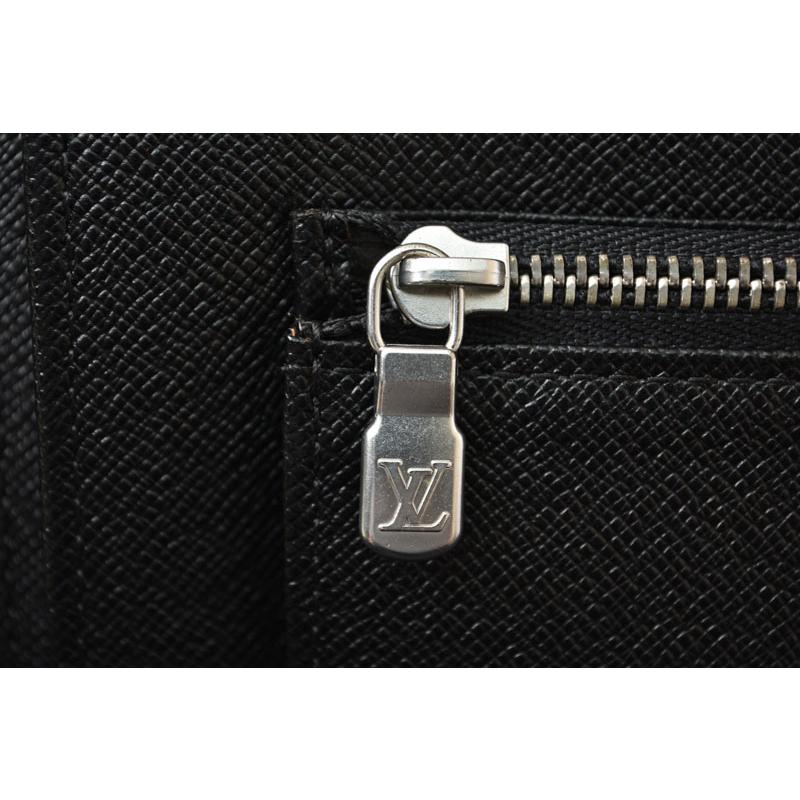 ルイヴィトン タイガ オーガナイザー アトール トラベルケース 長財布 濃緑 LOUIS VUITTON（ルイ・ヴィトン） 財布 廃番品 トラベルケース/長財布