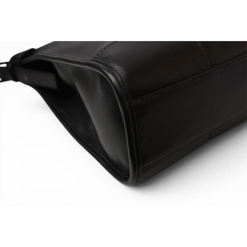 LOEWE（ロエベ） ショルダーバッグ ヴィンテージ アナグラム A4対応