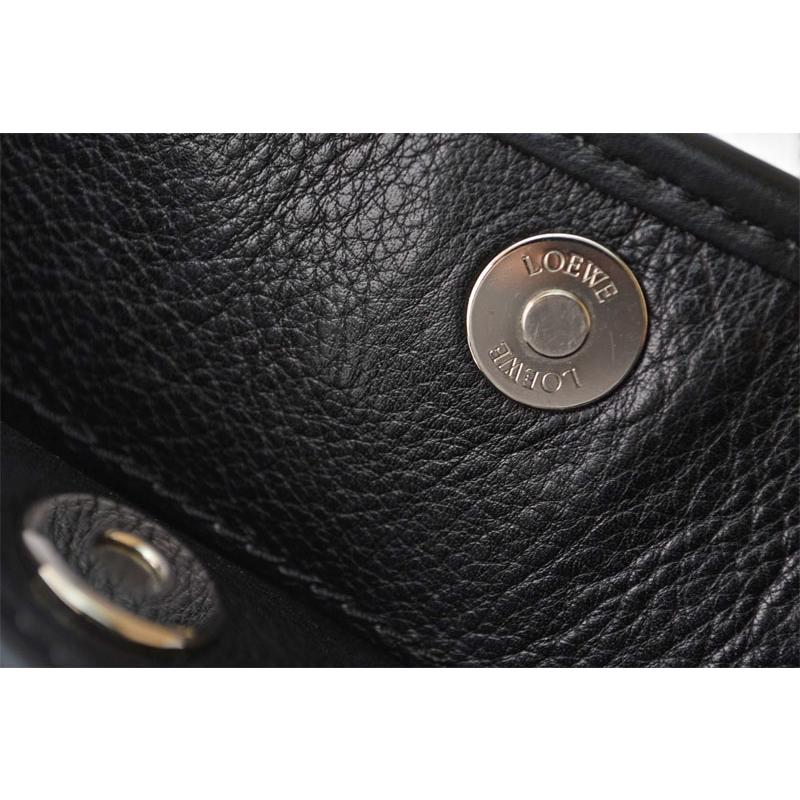 LOEWE（ロエベ） ショルダーバッグ ヴィンテージ アナグラム A4対応
