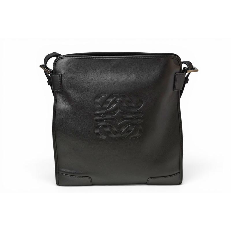 ロエベ loewe アナグラム　レザー　ショルダーバッグ　ビンテージ　黒 LOEWE（ロエベ） ショルダーバッグ ヴィンテージ アナグラム A4対応