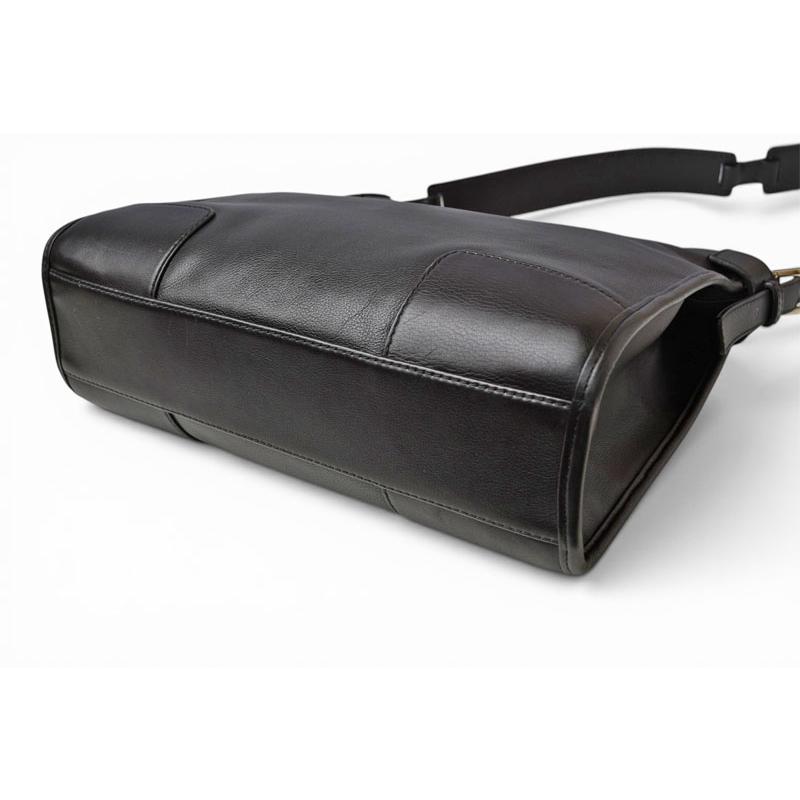 ロエベ loewe アナグラム　レザー　ショルダーバッグ　ビンテージ　黒 LOEWE（ロエベ） ショルダーバッグ ヴィンテージ アナグラム A4対応