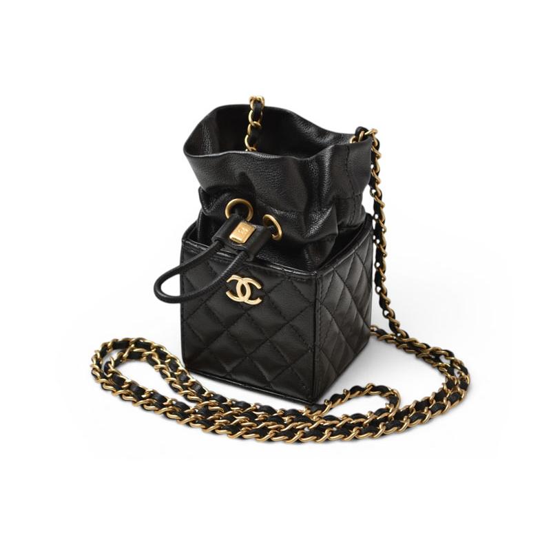 CHANEL（シャネル） チェーンショルダーバッグ ミニキューブ