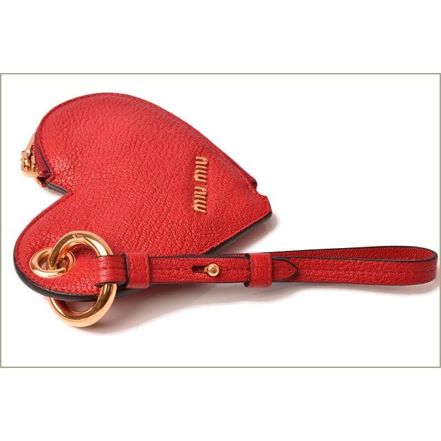 miumiu レザー がま口 小物入れ 赤 miumiu レザー がま口 小物入れ 赤