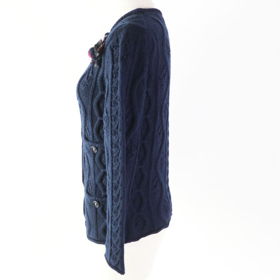 CHANEL 美品 シャネル P46489 カシミヤ100% カメリアブローチ付 CHANEL 美品 シャネル P46489 カシミヤ100% カメリアブローチ付