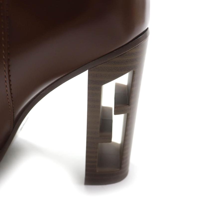 FENDI 美品☆FENDI フェンディ 8W834869FF0QB3 Fロゴヒール スクエア 