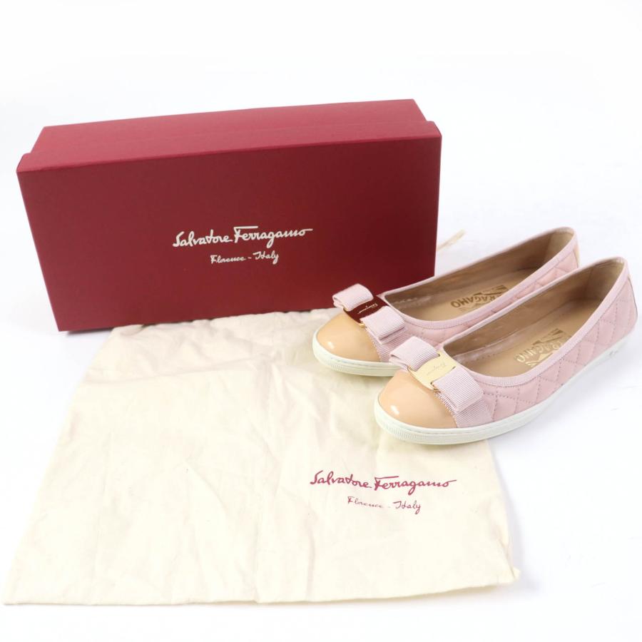 美品 箱付 Salvatore Ferragamo ホワイトシューズ 保存袋付
