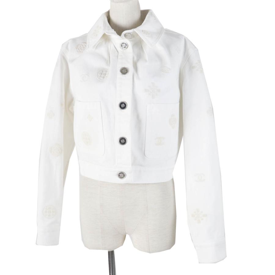 極美品◎CHANEL シャネル P70204 コットン ココマークボタン カメリアエンボス クロップド丈 デニムジャケット ホワイト 36 伊製 正規品 CHANEL（シャネル） 極美品◎CHANEL P70204 コットン ココマークボタン