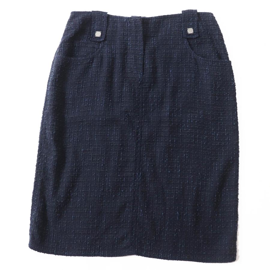 美品◎CHANEL シャネル 01P P17613 ウール コットン ロゴプレート ひざ丈 ツイードスカート ネイビー ブラック 40 フランス製 レディース CHANEL（シャネル） 美品◎CHANEL 01P P17613 ウール コットン ロゴ