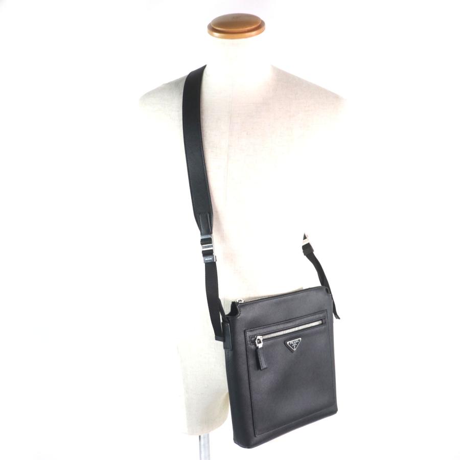 レア　プラダ　サコッシュ　サフィアーノレザー　三角プレート　フランケンシュタイン PRADA 極美品▽PRADA プラダ 2VH062 トライアングルロゴ 三角