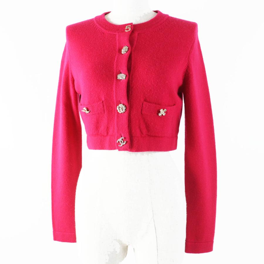 極美品◎CHANEL シャネル 22AW P73483 カシミヤ100％ ラッキーチャーム クロップド丈 ニット カーディガン ショッキングピンク ゴールド金具 34 UK製 正規品 レディース CHANEL（シャネル） 極美品◎CHANEL 22AW P73483 カシミヤ100