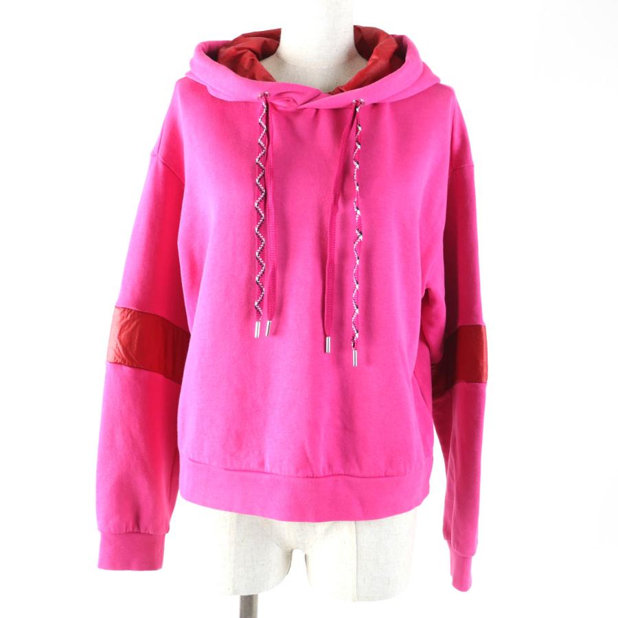 美品☆MONCLER モンクレール 2021年製 HOODIE フーディ デカロゴワッペン付 長袖 スウェット パーカー ピンク S 正規品 レディース MONCLER（モンクレール） 美品☆MONCLER 2021年製 HOODIE フーディ
