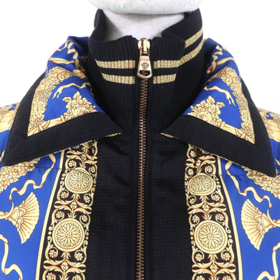 未使用品☆VERSACE ヴェルサーチ A80273 バロックプリント メデューサボタン ダウンジャケット マルチ 36 イタリア製 正規品 レディースの画像
