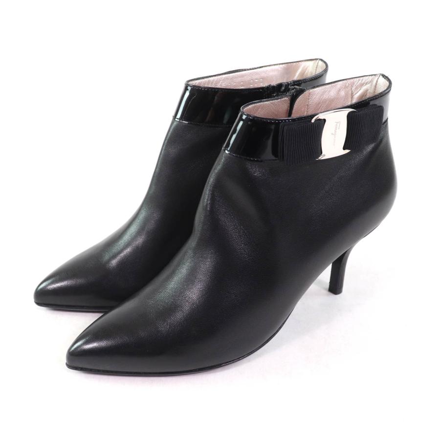 極美品★サルヴァトーレフェラガモ ヴァラリボン付 パテントレザー使い サイドZIP レザー アンクルブーツ ブラック 5 箱・保存袋付 極美品☆サルヴァトーレフェラガモ ヴァラリボン付 パテントレザー使い
