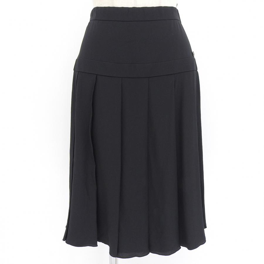 美品▲CHANEL シャネル P46684 シルク100％ ココマークパーツ付き ひざ丈 プリーツスカート ブラック 38 フランス製 正規品 レディース CHANEL（シャネル） 美品△CHANEL P46684 シルク100％ ココマーク