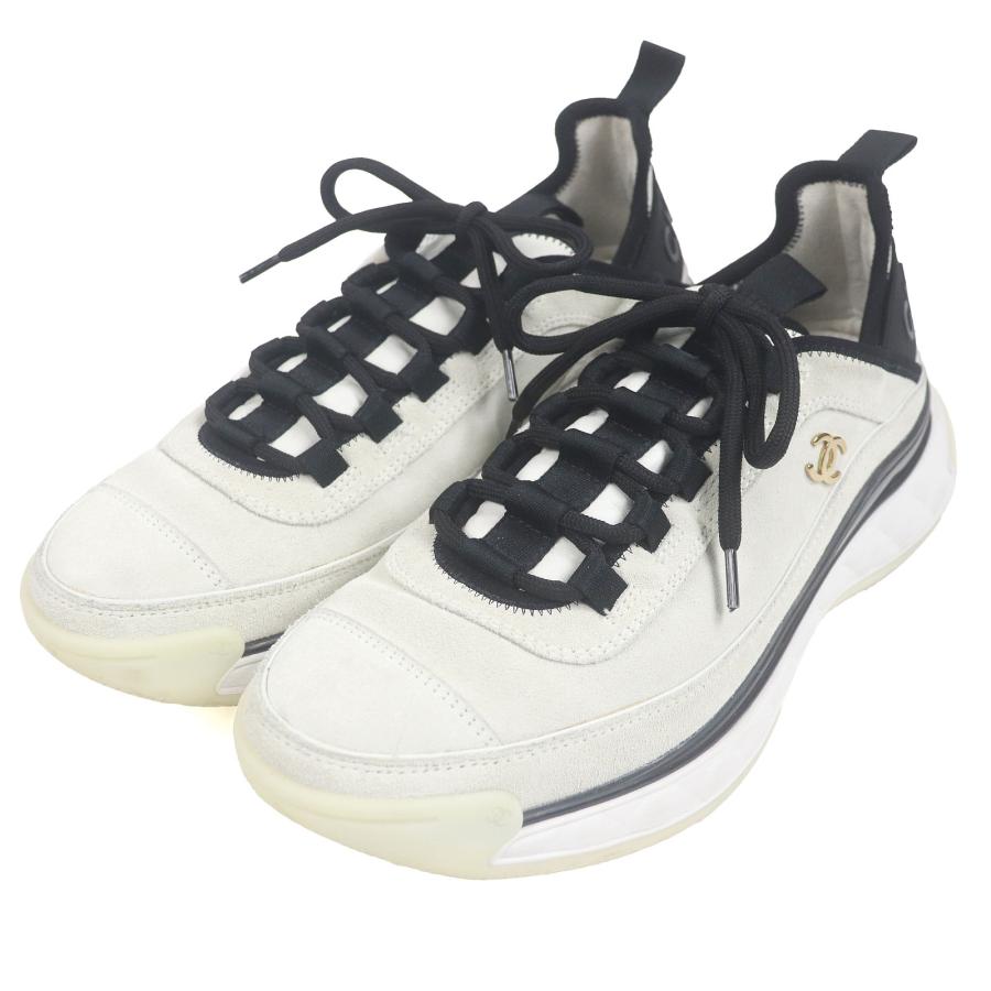 美品□CHANEL シャネル スウェードレザー ココマーク ゴールド金具 ローカットスニーカー ライトグレー 39 箱・保存袋付き イタリア製 CHANEL（シャネル） 美品□CHANEL スウェードレザー ココマーク