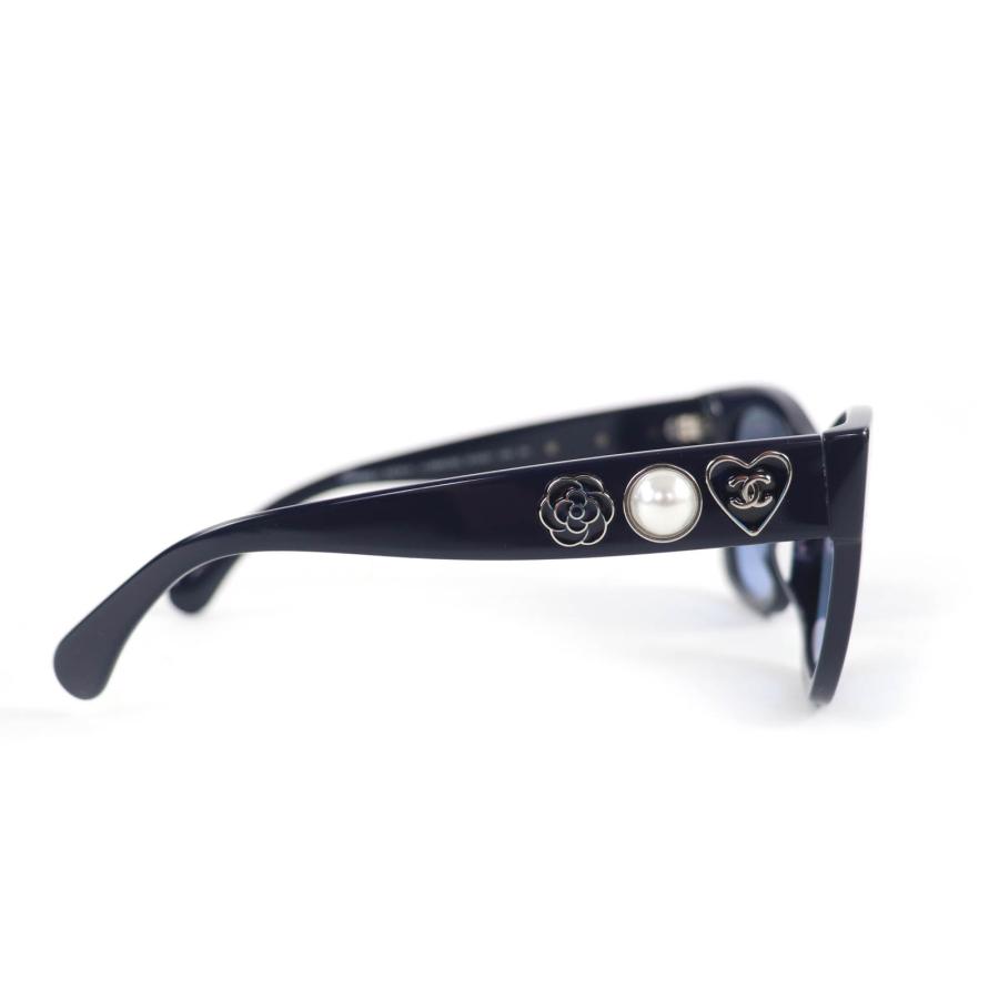 極美品★CHANEL シャネル 5478-A ココマーク フェイクパール カメリア ハート サングラス ネイビー 51□21 140 箱・保存袋・ケース付の画像