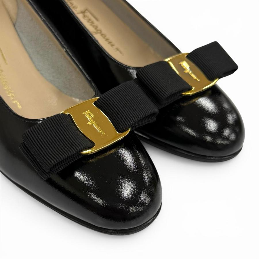 未使用品☆Salvatore Ferragamo サルヴァトーレフェラガモ ヴァラ ロゴ