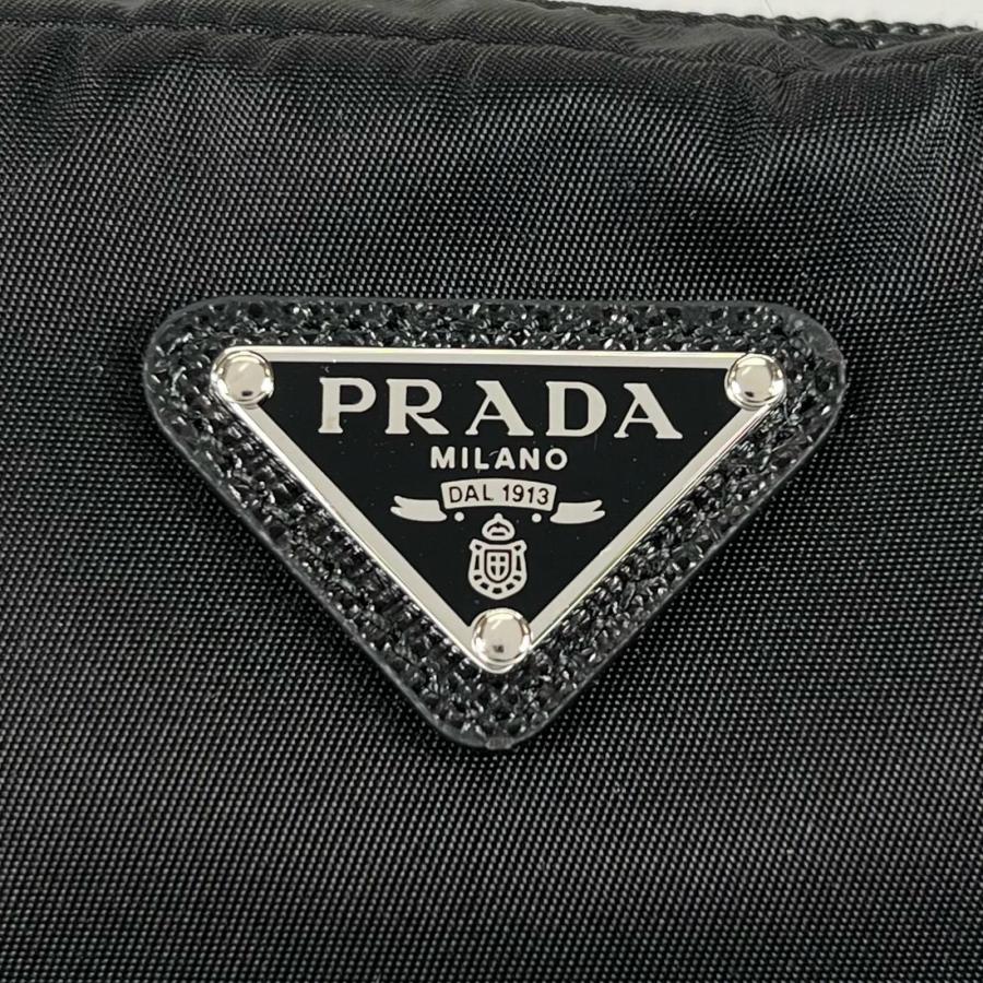 【極美品】プラダ ポーチ ナイロン 三角ロゴ ブラック 白タグ PRADA（プラダ） 極美品△PRADA Re-Nylon トライアングルロゴ コスメ