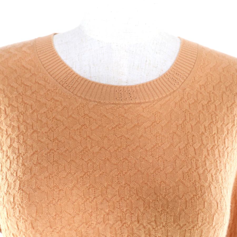 極美品★CHANEL シャネル 23A P75335 ココマークプレート付 クルーネック 長袖 カシミヤ ニット オレンジ系 36 伊製 正規品 レディースの画像