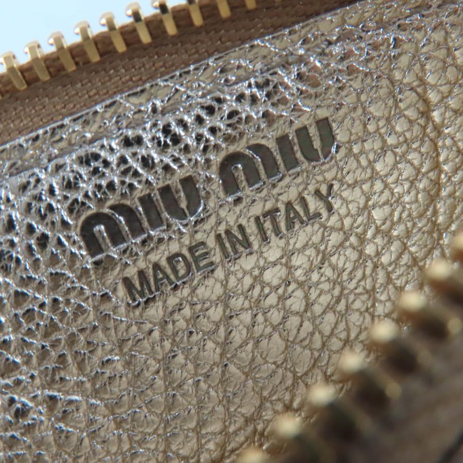 miu miu（ミュウミュウ） 極美品☆MIUMIU ロゴ金具 レザー 