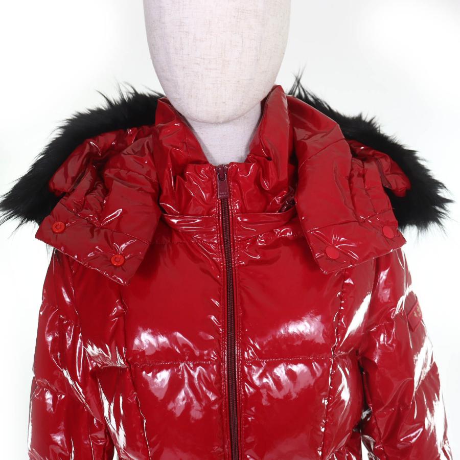 極美品△TATRAS タトラス 20AW LTLA20A4173 ロゴワッペン エコファー・フード付 エナメル ダウンジャケット レッド 04 正規品 レディースの画像