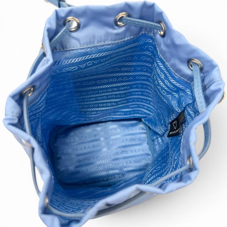 PRADA（プラダ） 極美品□PRADA 1NS369 トライアングルロゴ Re-Nylon