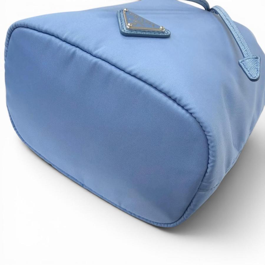 PRADA（プラダ） 極美品□PRADA 1NS369 トライアングルロゴ Re-Nylon