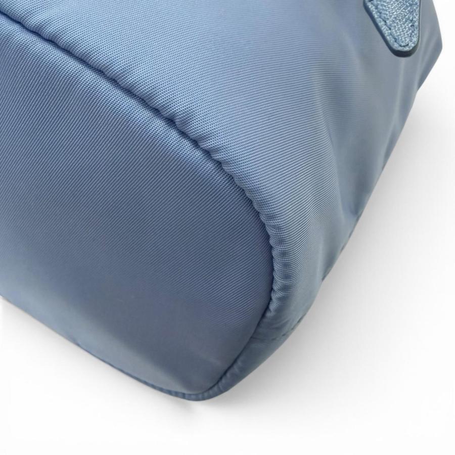 PRADA（プラダ） 極美品□PRADA 1NS369 トライアングルロゴ Re-Nylon