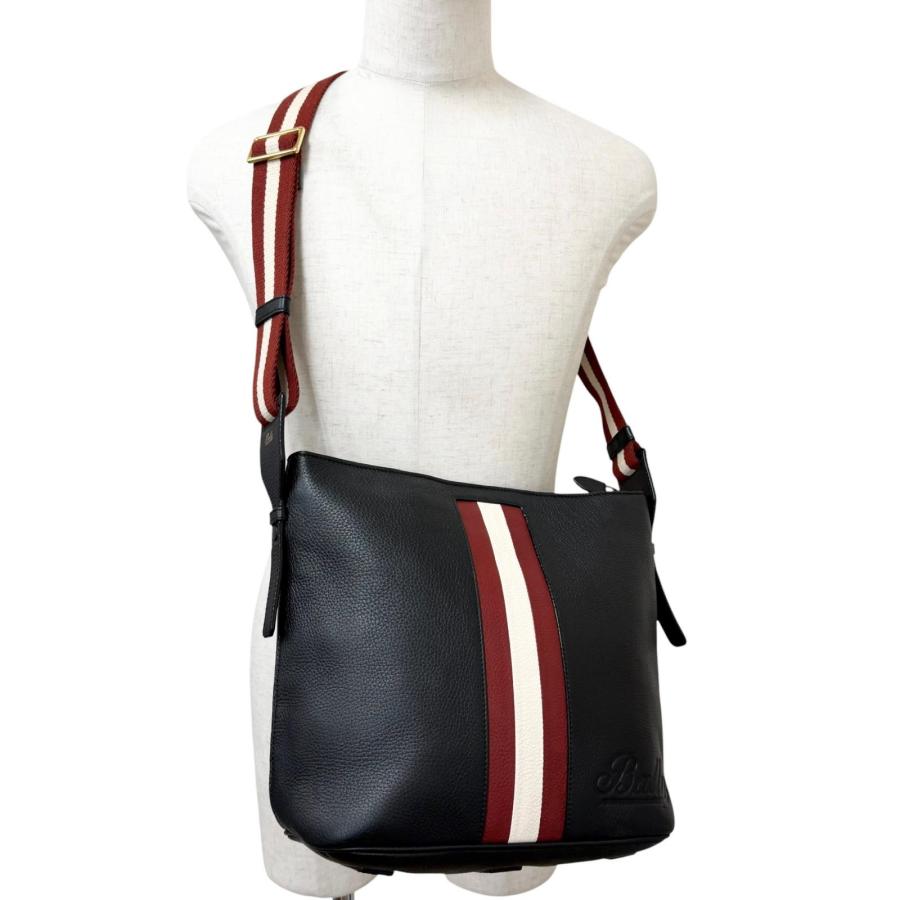 極美品 BALLY バリー ストライプ キャンバス レザー ワンショルダーバッグ Bally（バリー） 極美品□BALLY レザー バリーストライプ ロゴ型押し