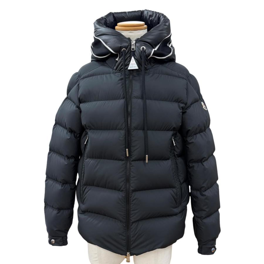 極美品▼MONCLER モンクレール 2025年製 CARDERE ロゴワッペン付き フーデッド WZIPUP ダウンジャケット ブラック 2 正規品 メンズ MONCLER（モンクレール） 極美品▽MONCLER 2025年製 CARDERE ロゴ