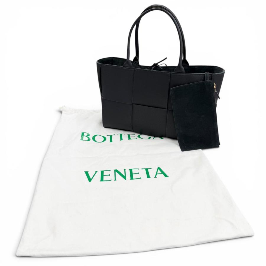 美品▼BOTTEGAVENETA ボッテガヴェネタ 609175 ミディアム ザ アルコ レザー ポーチ付き トートバッグ ブラック 伊製 メンズ 保存袋付き 美品▽BOTTEGAVENETA ボッテガヴェネタ 609175 ミディアム ザ アルコ