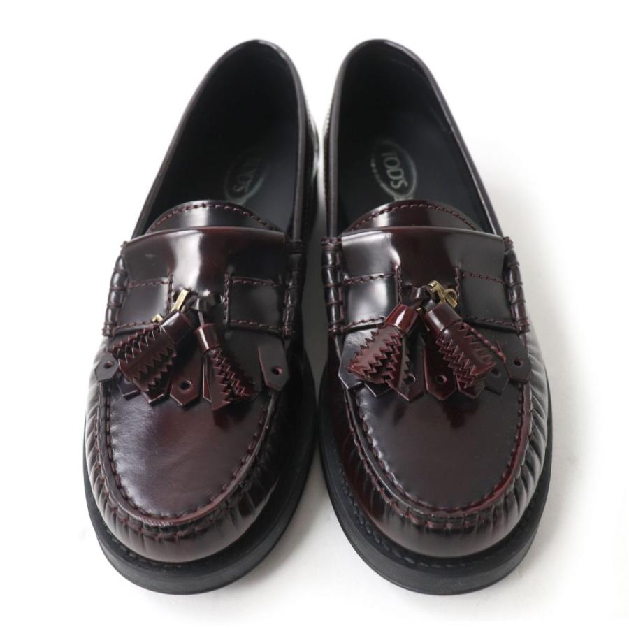 未使用品☆Tod's トッズ ロゴチャーム・タッセル付き レザー 未使用品☆Tod's トッズ ロゴチャーム・タッセル付き レザー