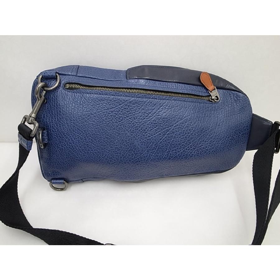 希少/極美品✨コーチ ボディバッグ スリング ロゴ 型押し ブルー