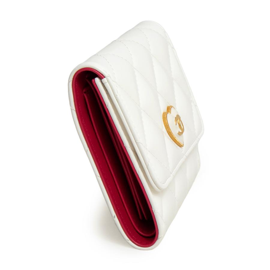 CHANEL (未使用 展示品)シャネル マトラッセ スモール CHANEL (未使用 展示品)シャネル マトラッセ スモール