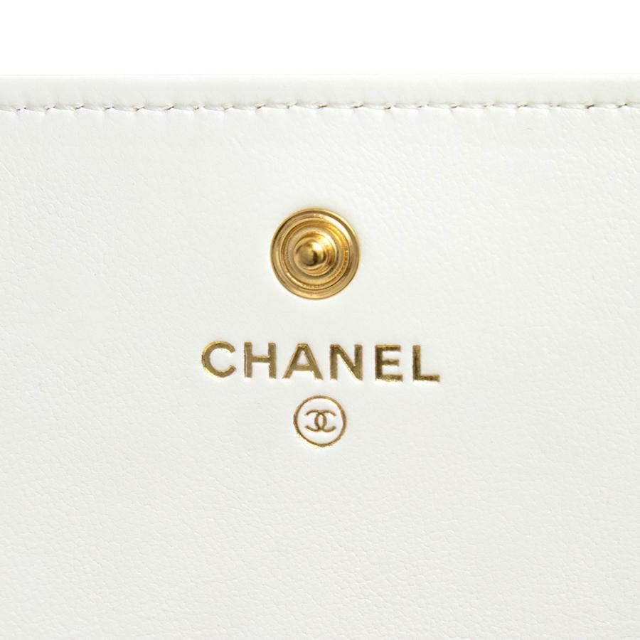 CHANEL (未使用 展示品)シャネル マトラッセ スモール CHANEL (未使用 展示品)シャネル マトラッセ スモール