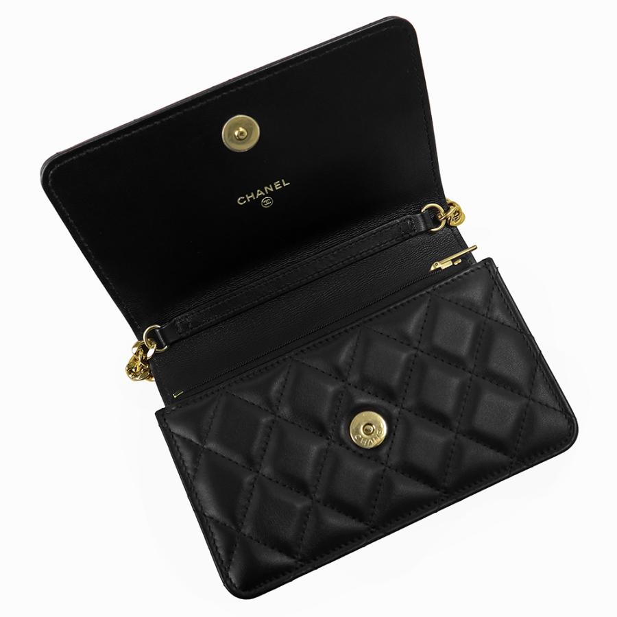 CHANEL (未使用 展示品)シャネル マトラッセ クラッチ CHANEL (未使用 展示品)シャネル マトラッセ クラッチ