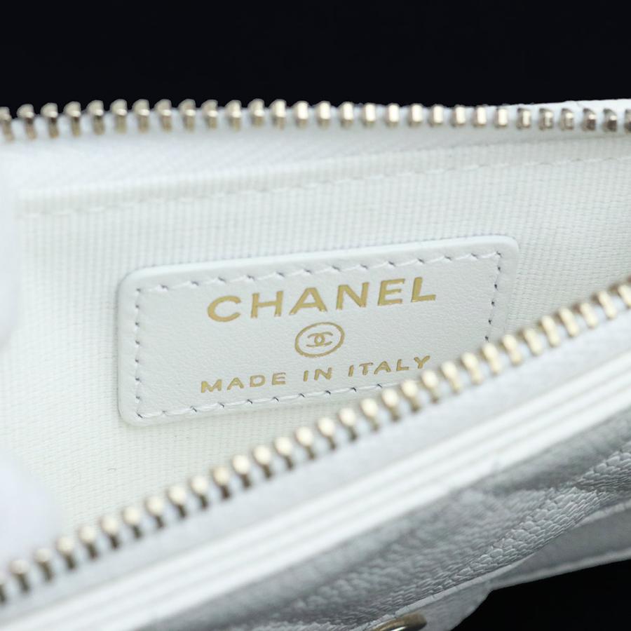 CHANEL (未使用 展示品)シャネル ココマーク マトラッセ CHANEL (未使用 展示品)シャネル ココマーク マトラッセ