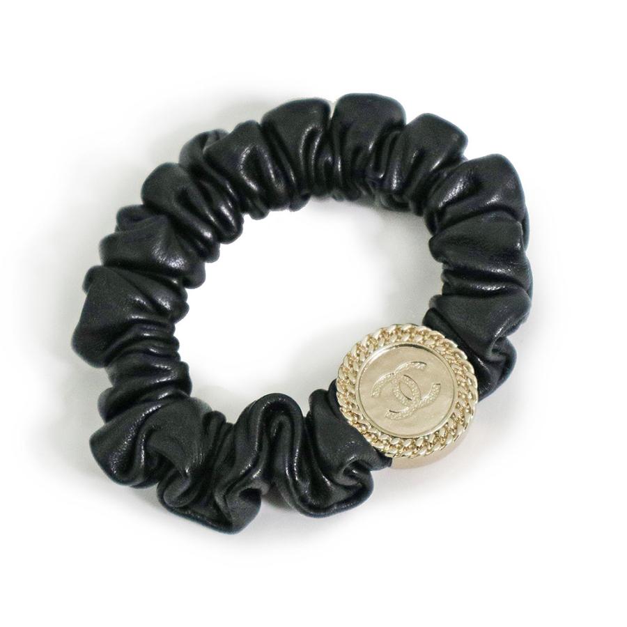 CHANEL (新品・未使用品)シャネル ココマーク シュシュ ヘア CHANEL (新品・未使用品)シャネル ココマーク シュシュ ヘア