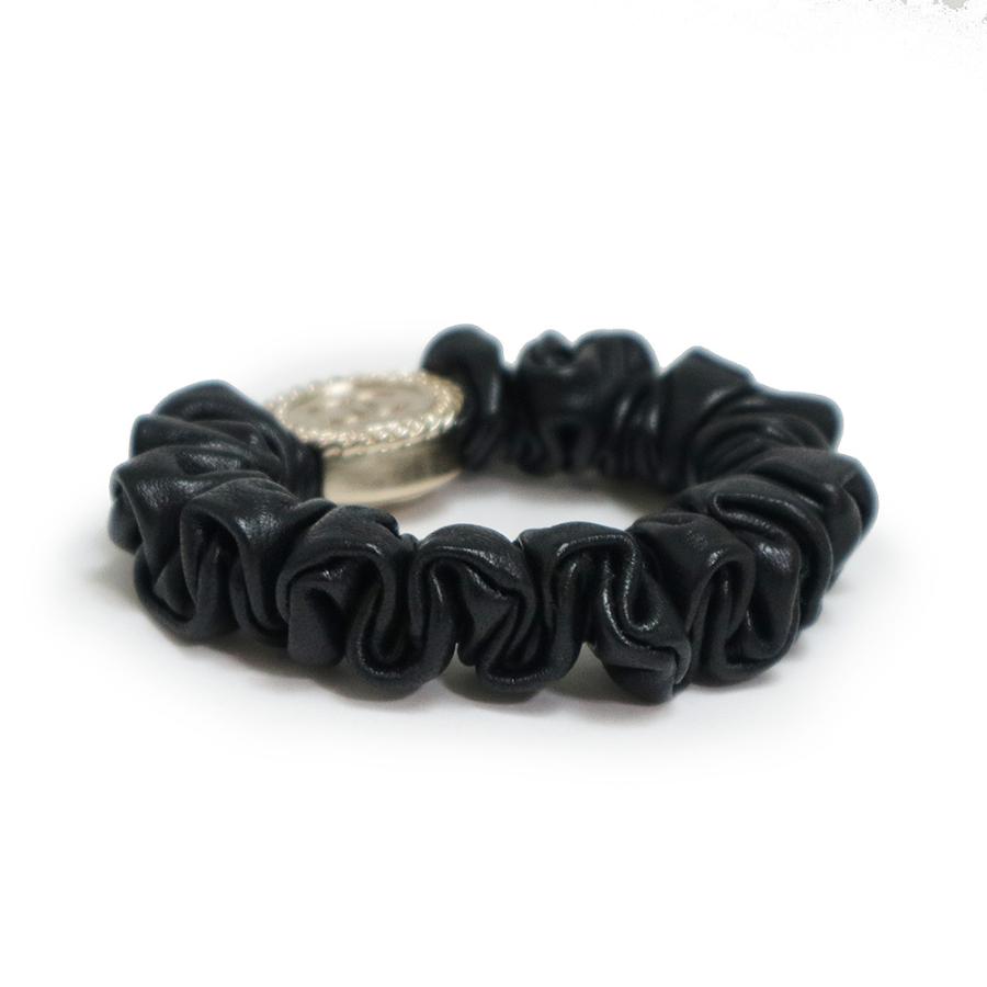 CHANEL (新品・未使用品)シャネル ココマーク シュシュ ヘア CHANEL (新品・未使用品)シャネル ココマーク シュシュ ヘア