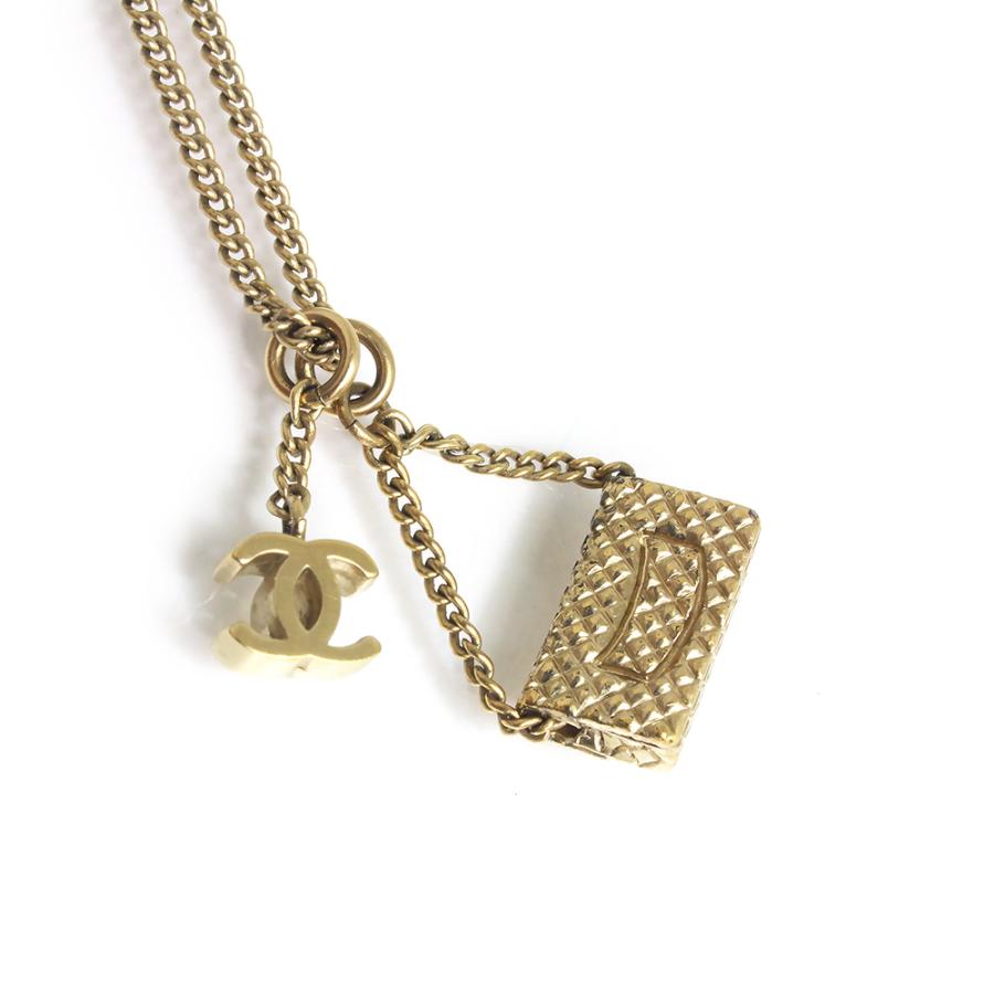 CHANEL (新品・未使用品)シャネル マトラッセ バッグモチーフ CHANEL (新品・未使用品)シャネル マトラッセ バッグモチーフ