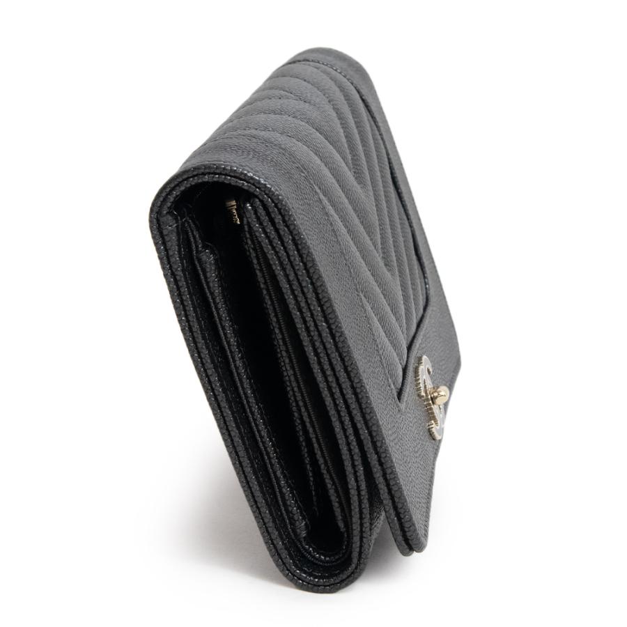 CHANEL (新品・未使用品)シャネル マドモアゼル シェブロン CHANEL (新品・未使用品)シャネル マドモアゼル シェブロン