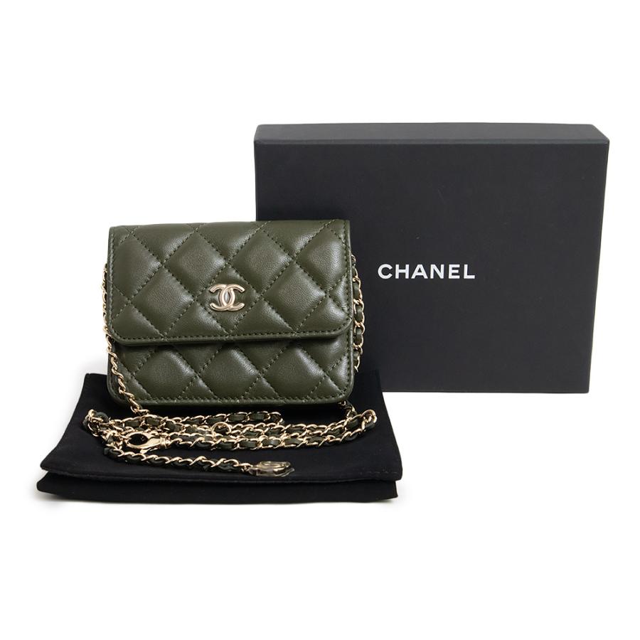 CHANEL (新品・未使用品)シャネル CC ココマーク マトラッセ CHANEL (新品・未使用品)シャネル CC ココマーク マトラッセ