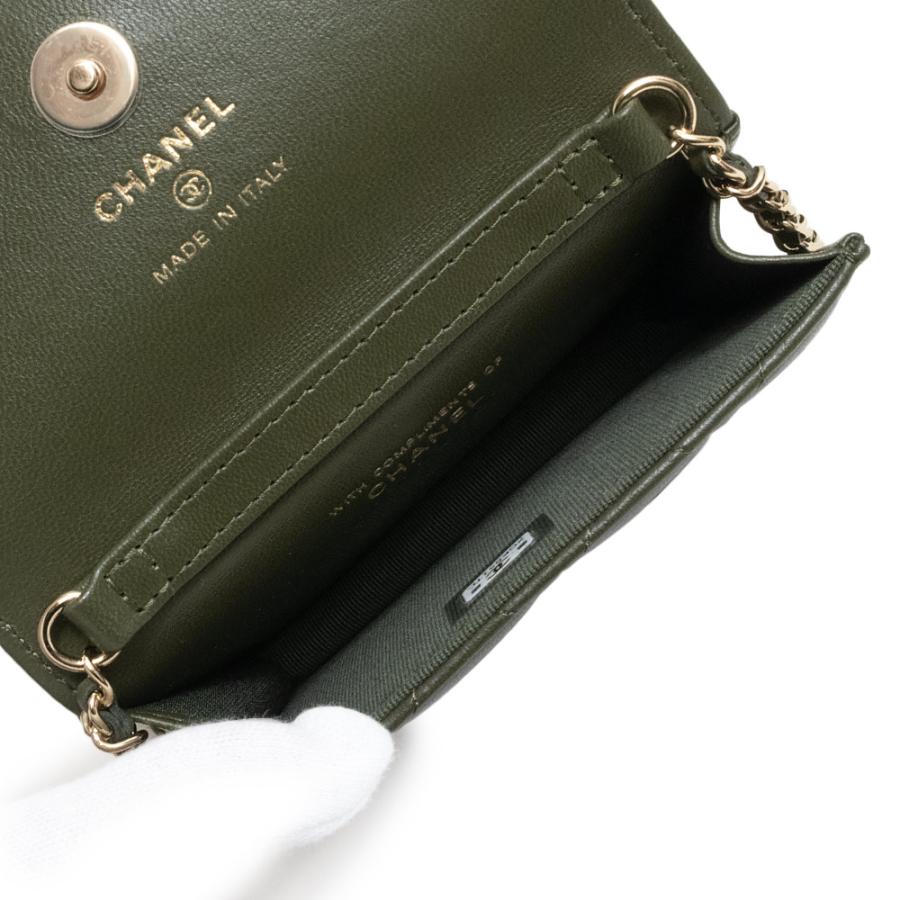 CHANEL (新品・未使用品)シャネル CC ココマーク マトラッセ CHANEL (新品・未使用品)シャネル CC ココマーク マトラッセ