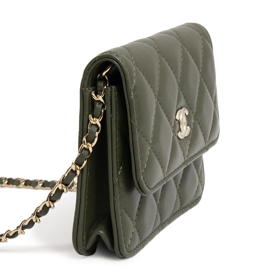 CHANEL (新品・未使用品)シャネル CC ココマーク マトラッセ CHANEL (新品・未使用品)シャネル CC ココマーク マトラッセ