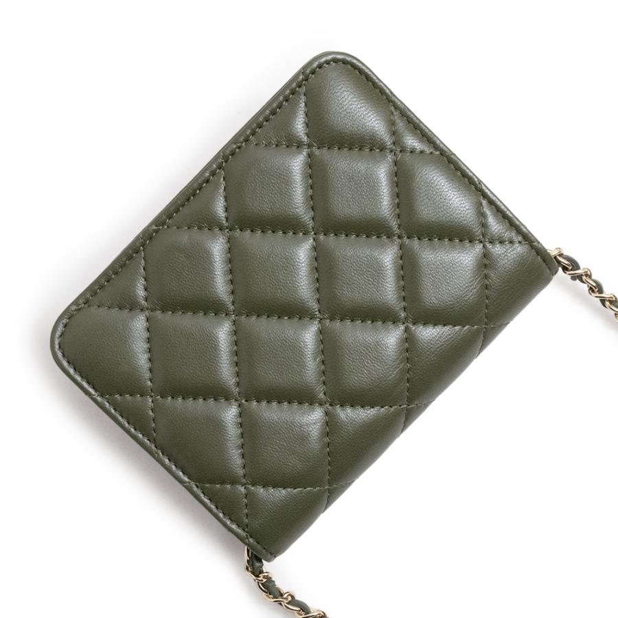 CHANEL (新品・未使用品)シャネル CC ココマーク マトラッセ CHANEL (新品・未使用品)シャネル CC ココマーク マトラッセ